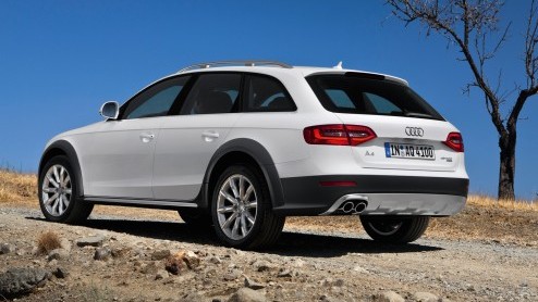In navolging van de vernieuwde Audi A4 Limousine en Avant staat vanaf volgende maand de geretoucheerde A4 allroad in de showroom. Prijzen vallen tot 3000 euro lager uit dan voorheen; de vanafprijs lig