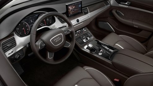 Audi levert de A8 voortaan ook met voorwielaandrijving. De quattro-loze versie betreft de 3.0 TDI zescilinder dieseluitvoering met 204 pk en een A-label, die voor 89.500 euro in de boeken is komen te 