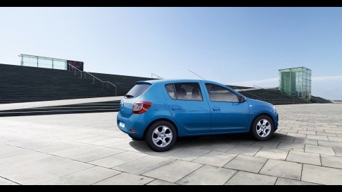Eind deze maand gaan we kennismaken met de nieuwe Dacia Logan en Sandero. Van die laatste zijn zojuist de prijzen vrijgegeven; de nieuwe Sandero staat in december bij de dealer vanaf 10.990 euro en ko