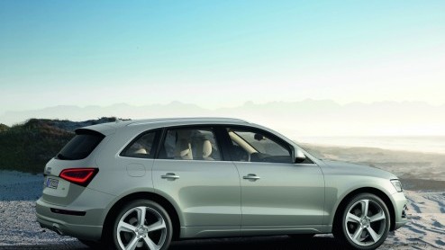 Audi maakt zich op voor de vernieuwde Q5; we gaan er binnenkort mee rijden en de orderboeken zijn geopend. Daarom is alvast de prijslijst onder onze neus gedrukt; de vernieuwde Q5 is er vanaf 46.500 e