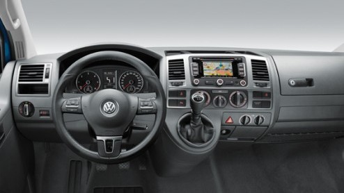 Volkswagen trakteert op een buslading aan voordeel. Tenminste, als je in de markt bent voor een Transporter. De Volkswagen Transporter Edition zit vol met extras voor een meerprijs van 1795 euro.