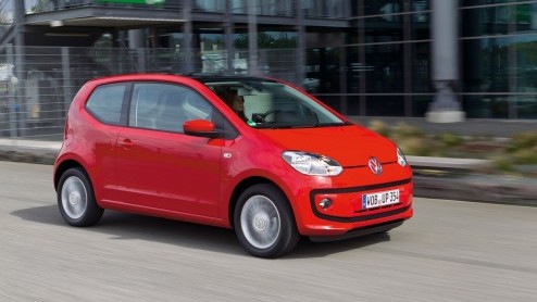Volkswagen heeft de orderboeken voor de up! geopend. De vierpersoons stadsrakker staat vanaf februari 2012 in de showroom vanaf 8490 euro, met keuze uit twee benzinemotoren en drie uitrustingsniveaus