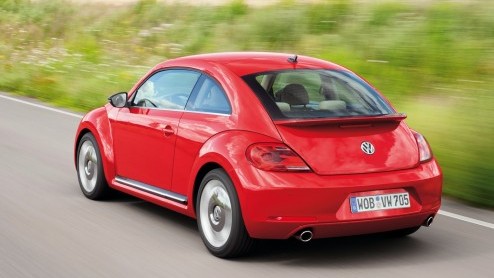 De nieuwe Volkswagen Beetle komt er aan! De productie in Mexico is inmiddels gestart en nog dit najaar bereiken de eerste exemplaren de showrooms. Met een vanafprijs van 19.990 euro is de nieuwe Kever