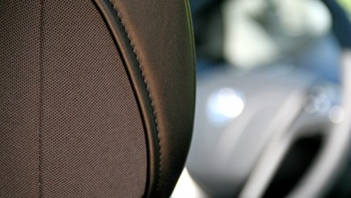 De nieuwe Ypsilon is Lancias nieuwste luxepaardje in de familie. Als vierde generatie heeft de compacte Italiaan een naam hoog te houden als het gaat om luxe en stijl. Hoe beleven we dat in de in de
