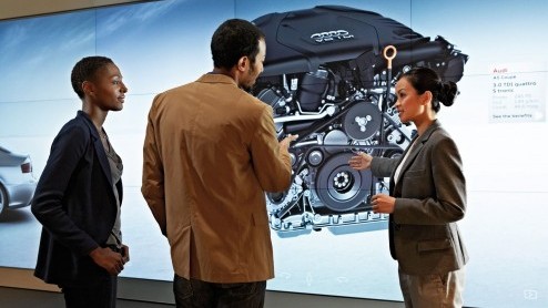 Audi heeft een digitale showroom geopend in het hartje van Londen. In de relatief kleine ruimte wordt daar het volledige modellenprogramma digitaal gepresenteerd. De komende jaren komen er nog meer cy