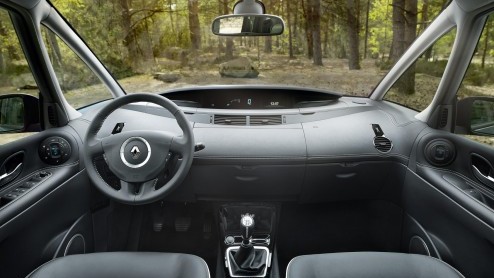 Renault heeft meer informatie en beelden van de vernieuwde Espace vrijgegeven. De ruime MPV is vanaf volgende maand te bestellen en staat vanaf september in de showroom.