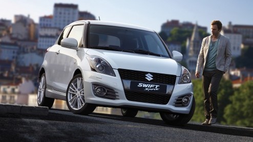 De nieuwe Suzuki Swift Sport is vandaag vanuit alle hoeken te bekijken. Het sportieve model met hoogtoerige 1.6 motor wordt begin 2012 leverbaar en heeft dan pas ook een prijskaartje.