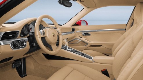Porsche heeft eindelijk het doek getrokken van de nieuwe 911 Carrera en Carrera S. De nieuweling debuteert op de IAA in Frankfurt, is per direct te bestellen en staat vanaf 3 december in de showroom v