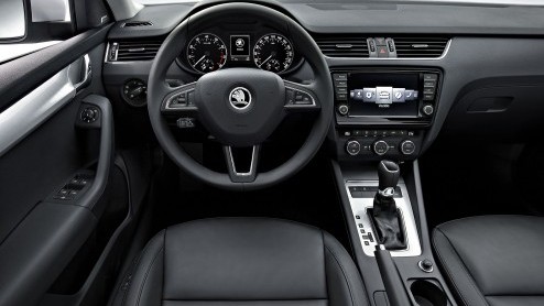 Zoals beloofd is de nieuwe Skoda Octavia vanaf vandaag officieel. De hatchback is wederom erg ruim maar bevalt nieuwe slimmigheden, veel veiligheidsvoorzieningen, is 100 kilo afgeslankt en nog zuinige