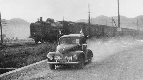 Feest bij Toyota op komst. Morgen bestaat het merk precies 75 jaar. Kiichiro Toyoda liet op 3 november 1937 Toyota Motor Company registreren. Zijn eerste product was de Toyota AA. In de jaren vijfti