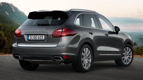 We hebben er even op moeten wachten, maar binnenkort is de Porsche Cayenne ook leverbaar met een hele flinke diesel. De Cayenne S Diesel krijgt de beschikking over een 4.2 TDI V8 met 382 pk en 850 Nm.