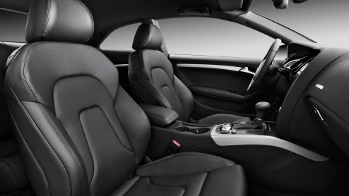 Audi heeft alle modelvarianten van de Audi A5 vernieuwd en maakt nu de modelprijzen bekend. Veel uitvoeringen zijn in prijs verlaagd, de 1.8 TFSI komt in aanmerking voor 20% bijtelling. Audi doet zake