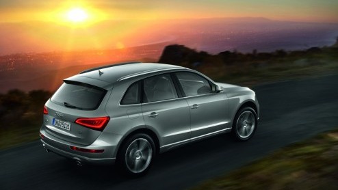 Audi maakt zich op voor de vernieuwde Q5; we gaan er binnenkort mee rijden en de orderboeken zijn geopend. Daarom is alvast de prijslijst onder onze neus gedrukt; de vernieuwde Q5 is er vanaf 46.500 e