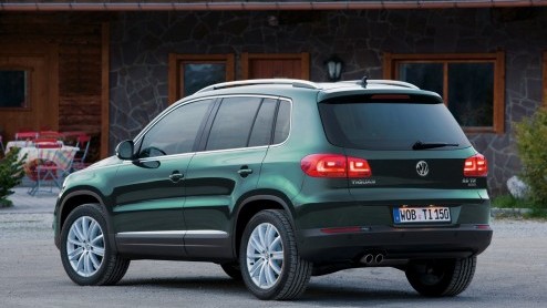 Nog deze maand staat de vernieuwde Tiguan bij in de Volkswagen-showroom. De opgefriste compacte SUV is in diverse uitvoeringen zuiniger geworden en bovendien leverbaar met nieuwe assistentiesystemen. 