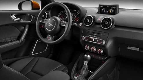 Hij is nu helemaal officieel: de Audi A1 Sportback. Deze nieuwe vijfdeursvariant wordt geleverd met twee zitplaatsen achterin en mag als eerste rekenen op een 1.4 TFSI met cilinderuitschakeling.