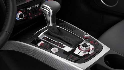 Audi heeft alle modelvarianten van de Audi A5 vernieuwd en maakt nu de modelprijzen bekend. Veel uitvoeringen zijn in prijs verlaagd, de 1.8 TFSI komt in aanmerking voor 20% bijtelling. Audi doet zake