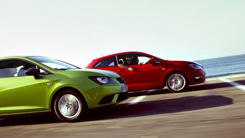 De vernieuwde Seat Ibiza staat vanaf april bij de dealers en dus maakt de importeur prijskaartjes bekend. Instappen kan vanaf 12.145 euro, inclusief vier jaar garantie. Vanaf de introductie staat een 
