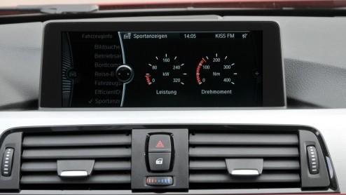 De nieuwe BMW 3 Serie belooft een goed nieuws show te worden dankzij innovatieve moderne snufjes, nog zuiniger motoren en meer interieurruimte. Grote vraag is nu hoe de F30-generatie zich op de weg