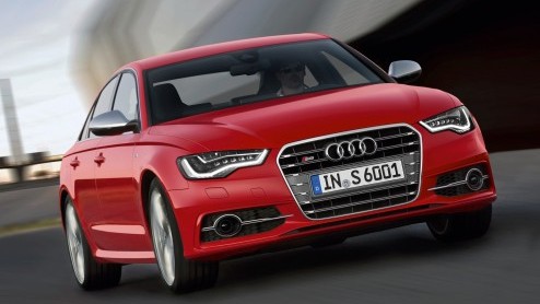 Audi heeft vanaf vandaag de definitieve prijzen van de S6, S7 en S8 rond. Het snelle trio is er vanaf respectievelijk 100.520 euro, 109.990 en 150.100 euro. In juli worden de eerste exemplaren uitgele