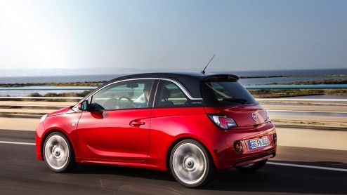 In Lissabon maken we momenteel kennis met de nieuwe Opel Adam. Hoe zijn de eerste kilometers bevallen? Vandaag alvast een eerste rij-indruk met wat extra details over de toekomst van Adam. Er zit nog 