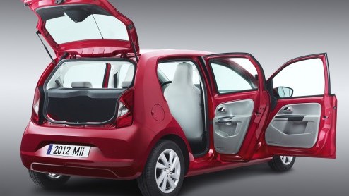 Het is geen geheim dat de Seat Mii ook als vijfdeurs leverbaar wordt. De importeur meldt vandaag dat de tweede variant vanaf deze zomer leverbaar wordt. De zuinige Ecomotive-versie stoot slechts 96 gr