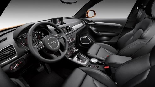 En dit is m dan, de Audi Q3! De nieuwe compacte SUV debuteert op de autotentoonstelling van Sjanghai en arriveert net na de zomer in ons land.