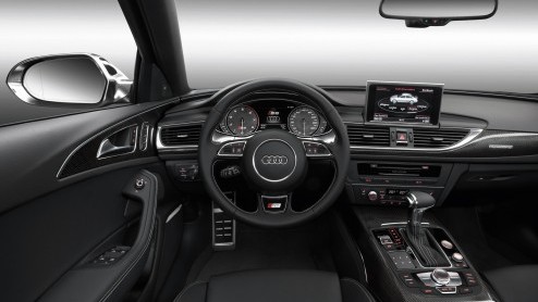Audi heeft vanaf vandaag de definitieve prijzen van de S6, S7 en S8 rond. Het snelle trio is er vanaf respectievelijk 100.520 euro, 109.990 en 150.100 euro. In juli worden de eerste exemplaren uitgele