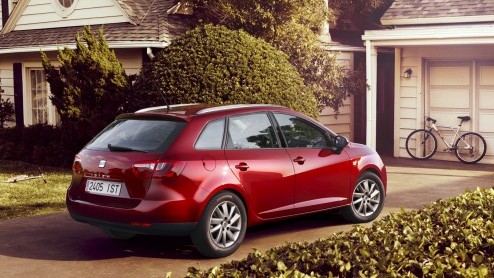 De vernieuwde Seat Ibiza staat vanaf april bij de dealers en dus maakt de importeur prijskaartjes bekend. Instappen kan vanaf 12.145 euro, inclusief vier jaar garantie. Vanaf de introductie staat een 