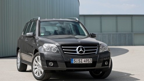 Mercedes-Benz introduceert Premium Editions van de C-Klasse en GLK. Beide modellen zijn dan uitgerust met een interessant pakket opties, waarvoor slechts een kleine bijdrage wordt gevraagd.