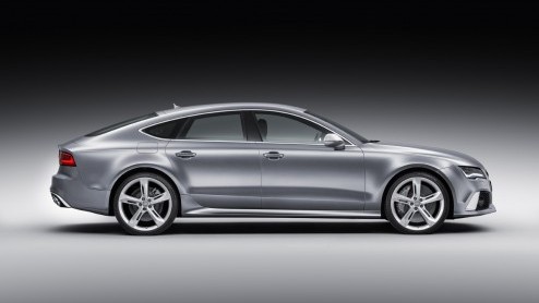 Ook Audi laat van zich horen in Detroit. En hoe?! De Duitsers presenteren op de Amerikaanse beursvloer de RS7 Sportback. Voorzien van het optionele dynamic plus package haalt de elegante vierdeurs cou