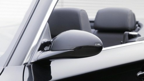 Wie de door ons gereden BMW 120iA Cabrio nog net wat tam vind, kan zich melden bij het team van AC Schnitzer. Deze gerenommeerde BMW-tuner heeft motortuning en een stylingpakket klaarliggen, om je ope