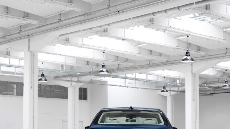 BMW 7 Serie viert 100 jarig bestaan van BMW met de door BMW Individual op smaak gebrachte The Next 100 Years uitvoering.