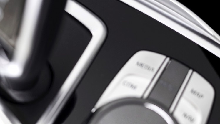 BMW 7 Serie viert 100 jarig bestaan van BMW met de door BMW Individual op smaak gebrachte The Next 100 Years uitvoering.