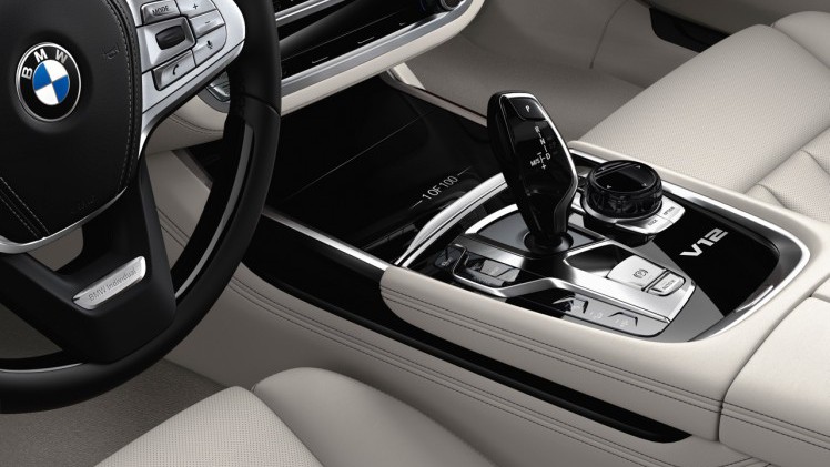 BMW 7 Serie viert 100 jarig bestaan van BMW met de door BMW Individual op smaak gebrachte The Next 100 Years uitvoering.
