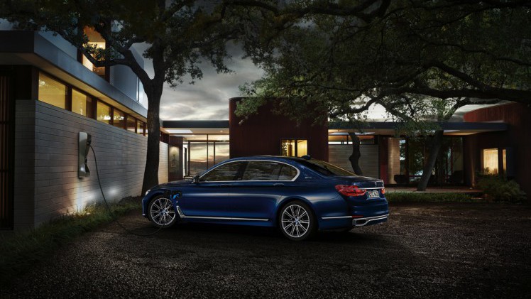BMW 7 Serie viert 100 jarig bestaan van BMW met de door BMW Individual op smaak gebrachte The Next 100 Years uitvoering.