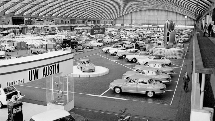 AutoVandaag viert in samenwerking met Athlon 100 jaar mobiliteit. In dit artikel staat AutoRAI centraal, de belangrijkste Nederlandse autobeurs die dateert van 1895.