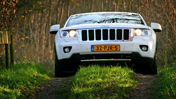 AutoVandaag viert in samenwerking met Athlon 100 jaar mobiliteit. In dit artikel staat de SUV centraal, ofwel de Sports Activity Vehicle.