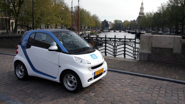 AutoVandaag viert in samenwerking met Athlon 100 jaar mobiliteit. In dit artikel staat de Witkar en de opkomst van autodelen in Nederland centraal met initiatieven zoals Greenwheels en Car2go.
