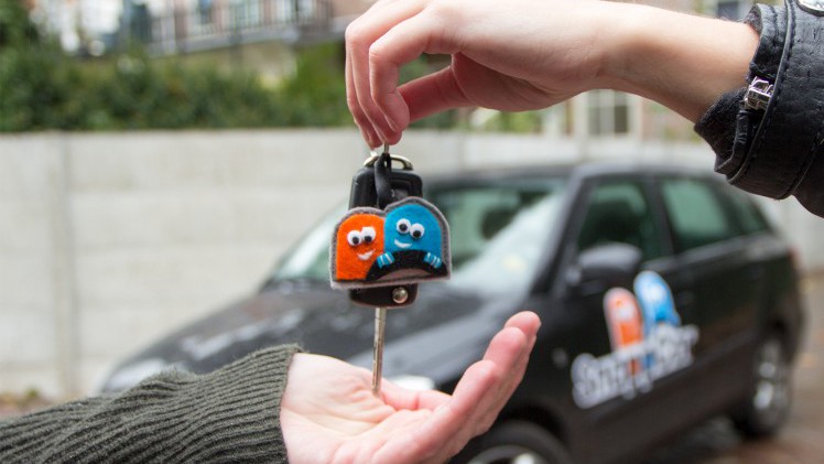 AutoVandaag viert in samenwerking met Athlon 100 jaar mobiliteit. In dit artikel staat de Witkar en de opkomst van autodelen in Nederland centraal met initiatieven zoals Greenwheels en Car2go.