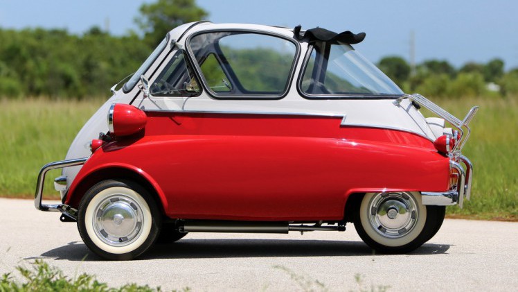 AutoVandaag viert in samenwerking met Athlon 100 jaar mobiliteit. In dit artikel staat de dwergauto centraal, ook wel de microcar genoemd. Kleine auto's met een bijzondere geschiedenis belicht.