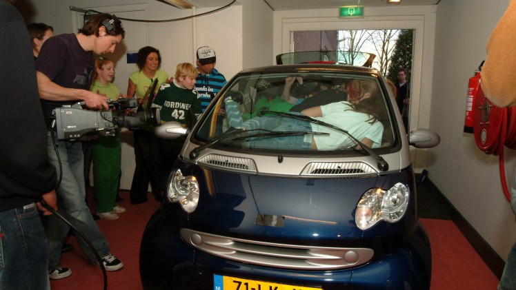 AutoVandaag viert in samenwerking met Athlon 100 jaar mobiliteit. In dit artikel staat de dwergauto centraal, ook wel de microcar genoemd. Kleine auto's met een bijzondere geschiedenis belicht.
