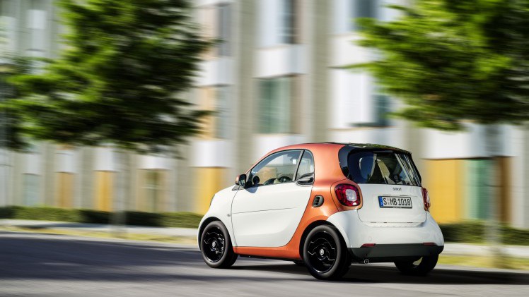 AutoVandaag viert in samenwerking met Athlon 100 jaar mobiliteit. In dit artikel staat de dwergauto centraal, ook wel de microcar genoemd. Kleine auto's met een bijzondere geschiedenis belicht.