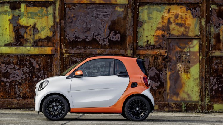 AutoVandaag viert in samenwerking met Athlon 100 jaar mobiliteit. In dit artikel staat de dwergauto centraal, ook wel de microcar genoemd. Kleine auto's met een bijzondere geschiedenis belicht.