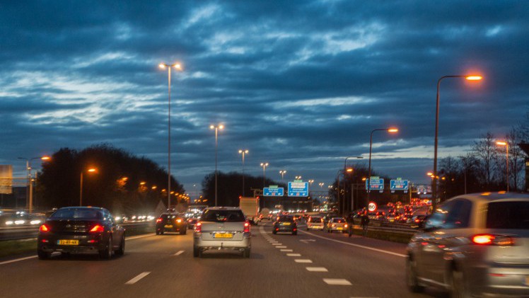 AutoVandaag viert in samenwerking met Athlon Car Lease 100 jaar mobiliteit. In dit artikel staat de opkomst van de eerste snelweg van Nederland centraal, de Rijksweg 12.
