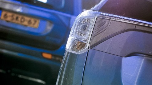 Mitsubishi heeft de 10.000e Outlander PHEV de weg op gestuurd. In 2014 noteert de plug-in hybride SUV met 7% bijtelling nog altijd 300-400 orders per maand.