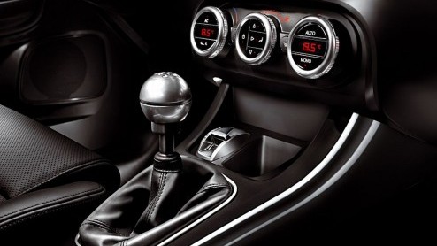 Een automaat met dubbele koppeling houdt rijden sportief. Bij Alfa kun je tegenwoordig ook 'Schumacheren' achter het stuur en wel in de MiTo en Giulietta. Wij namen de Giulietta 1.4 TCT ter hand om te