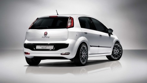 De Fiat Punto EVO met 85 pk diesel is nu nog een tikkie zuiniger. Tenminste, als je de Punto MyLife besteld. De nieuwe uitvoering stoot slechts 90 gram CO2 uit en kost ter introductie slechts 14.495 e