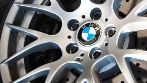 Men zegt wel eens; geen afscheid zonder vuurwerk. En dus komt BMW in de nadagen van de huidige 1 Serie met een spetterend topmodel, de 1 Serie M Coup. Voor 80 mille rijd je knallend de showroom uit m
