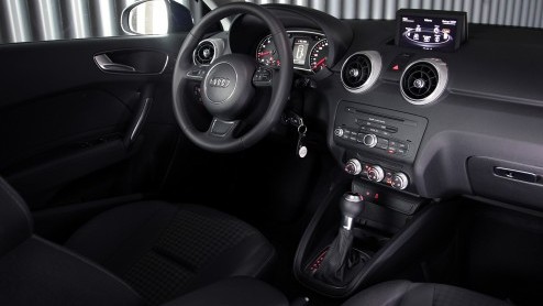 Tijdelijk in het leveringsprogramma bij Audi, de A1 Connect. Deze compleet uitgeruste versie met een sound system, airco, lichtmetaal en andere extra's is er vanaf 19.990 euro als driedeurs. De Sportb