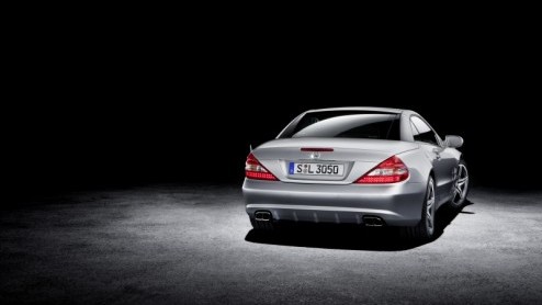 Mercedes-Benz zet de SL-Klasse nog een keer in het zonnetje. Daartoe is de roadster er nu als Grand Edition, een chique aanduiding voor een extra luxe uitgevoerd actiemodel. Het pakket extra's liegt e